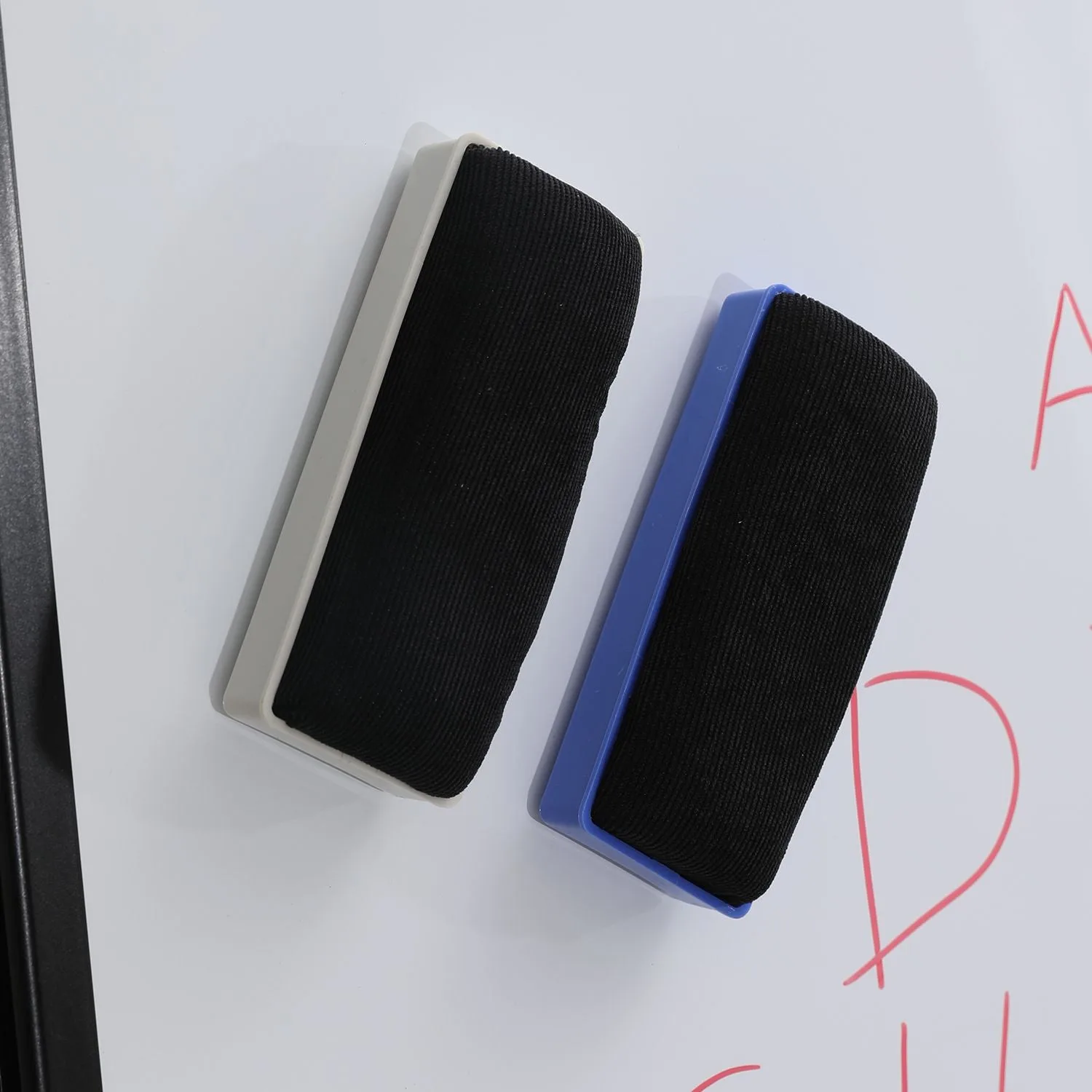 Deli magnetic whiteboard eraser